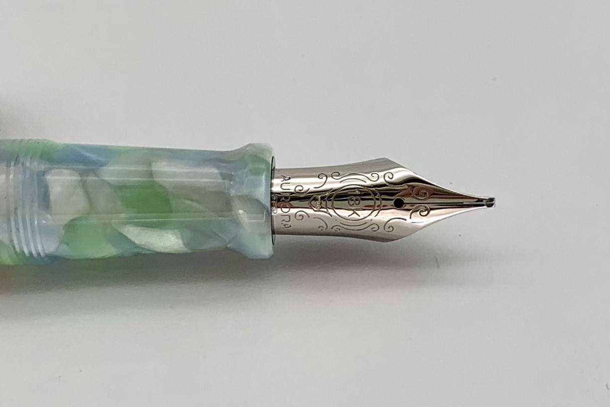 AuroraLimitedEditionOptimaCaleidoscopioLuceVerdeFountainPen_N